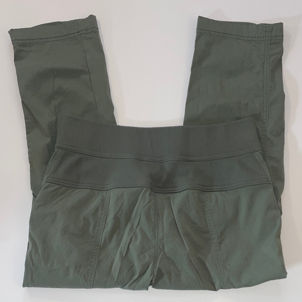 Athleta Women's Green Crop Pant | 2 - Picture 8 of 15